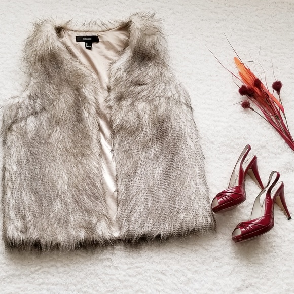 Forever 21 Jackets & Blazers - 2×($20) FAUX FUR VEST BY FOREVER 21, TAN SIZE L